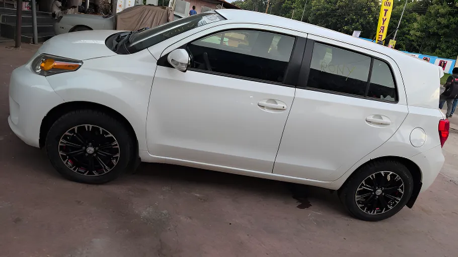 White 2014 Toyota Scion xD